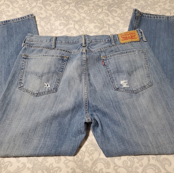 Levi Men Ripped Blue Jeans - Picture 4 of 10